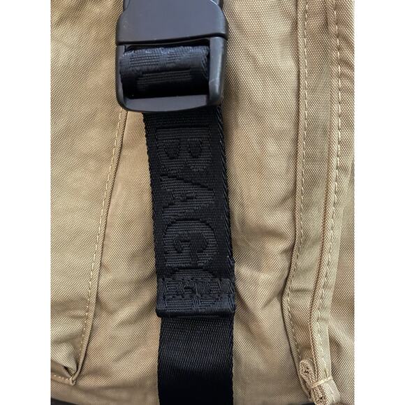 NWOT BAGGU Sport Backpack Zip & Clip Top Shoulder Bag Dark Khaki Black Strap - Picture 2 of 6